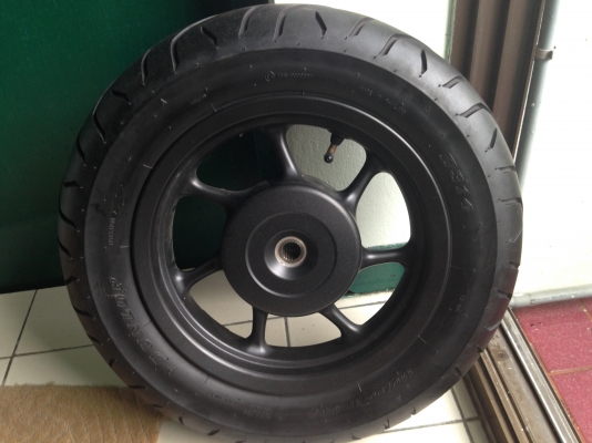 ขายล้อ zoommer ขอบ 12" พร้อมยาง สภาพใหม่ 3800