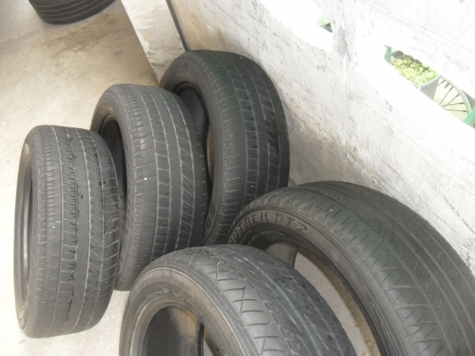 ยาง 235/55R18 สวยๆ 5 เส้น ราคา 2000 บาท