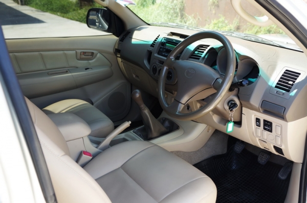 TOYOTA VIGO PRERUNNER ปี 2007 ขายรถสวย เครื่องเดิมๆวิ่งดีมาก ช่วงล่างแน่น เบาะหนัง กระจกไฟฟ้า ปรับข้างไฟฟ้า ล้อ MAX แอร์เย็นๆ ภายในสภาพสวย สีสวย รถพร้อมใช้งานทันที จัดไฟแนนได้ TOYOTA VIGO PRERUNNER ปี 2007 ขายรถสวย เครื่องเดิมๆวิ่งดีมาก ช่วงล่างแน่น เบาะหนัง กระจกไฟฟ้า ปรับข้างไฟฟ้า ล้อ MAX แอร์เย็นๆ ภายในสภาพสวย สีสวย รถพร้อมใช้งานทันที จัดไฟแนนได้