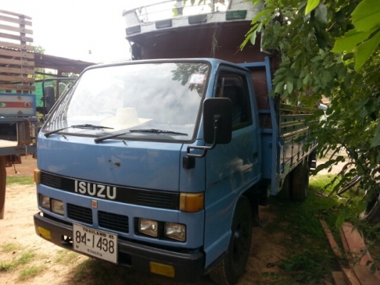 ขายISUZU NKR110แรง เครื่องดี แคชซีสวย ยางดี ภายในสวย เกียร์สั้น ยาว4.30เมตร สภาพพร้อมใช้งาน เอกสารพร้อมโอน