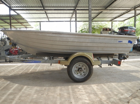 ขายเรือ BOAT ALUMINIUM พร้อม เครื่อง MERCURY 5.0 พร้อมใช้งาน ขายเรือ BOAT ALUMINIUM พร้อม เครื่อง MERCURY 5.0 พร้อมใช้งาน