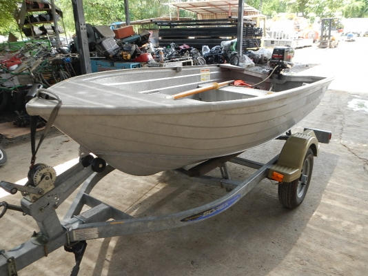 ขายเรือ BOAT ALUMINIUM พร้อม เครื่อง MERCURY 5.0 พร้อมใช้งาน ขายเรือ BOAT ALUMINIUM พร้อม เครื่อง MERCURY 5.0 พร้อมใช้งาน