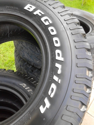 245/70R16 BF Goodrich Allterrain T/A มีชุด 4 เส้น โทร.081-427-3941 245/70R16 BF Goodrich Allterrain T/A มีชุด 4 เส้น โทร.081-427-3941