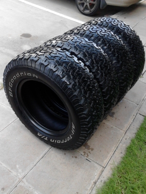 245/70R16 BF Goodrich Allterrain T/A มีชุด 4 เส้น โทร.081-427-3941 245/70R16 BF Goodrich Allterrain T/A มีชุด 4 เส้น โทร.081-427-3941