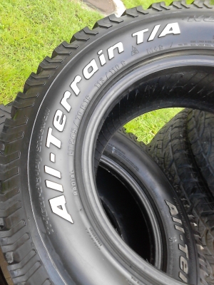 245/70R16 BF Goodrich Allterrain T/A มีชุด 4 เส้น โทร.081-427-3941 245/70R16 BF Goodrich Allterrain T/A มีชุด 4 เส้น โทร.081-427-3941
