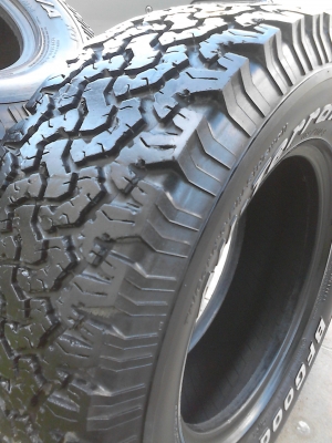 245/70R16 BF Goodrich Allterrain T/A มีชุด 4 เส้น โทร.081-427-3941 245/70R16 BF Goodrich Allterrain T/A มีชุด 4 เส้น โทร.081-427-3941