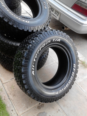 245/70R16 BF Goodrich Allterrain T/A มีชุด 4 เส้น โทร.081-427-3941 245/70R16 BF Goodrich Allterrain T/A มีชุด 4 เส้น โทร.081-427-3941