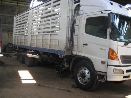 รับติดตั้งคานหน้า 12 ล้อ ระบบถุงลม และแบบแหนบราคา 120,000บาทและติดตั้งระบบยกล้อไฮโดรลิคสำหรับลูกพ่วงและรถกึ่งพ่วง 3 เพลาราคา 90,000 บาท ติดตั้ง 3 คันขึ้นไปราคาลดลงอีกตัดต่อคัชชีดัดดามคัชชีโทร 089-945-5306