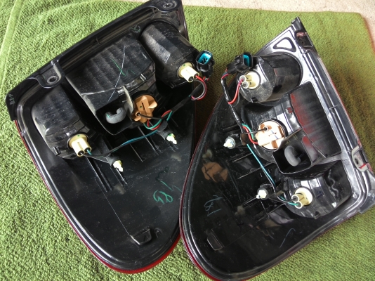 ขายโคมไฟท้ายไทรทันเดิมของศูนย์