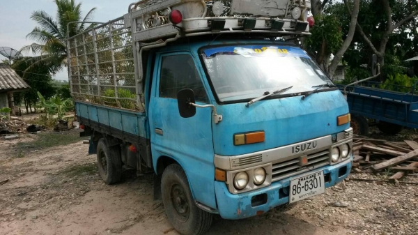 สี่ล้อกลางพร้อมใช้ขาย119000 บาท สี่ล้อกลางพร้อมใช้ขาย119000 บาท