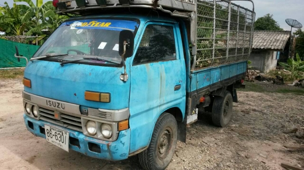 สี่ล้อกลางพร้อมใช้ขาย119000 บาท สี่ล้อกลางพร้อมใช้ขาย119000 บาท