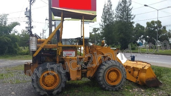 รถตักดิน TCM พร้อมใช้งาน