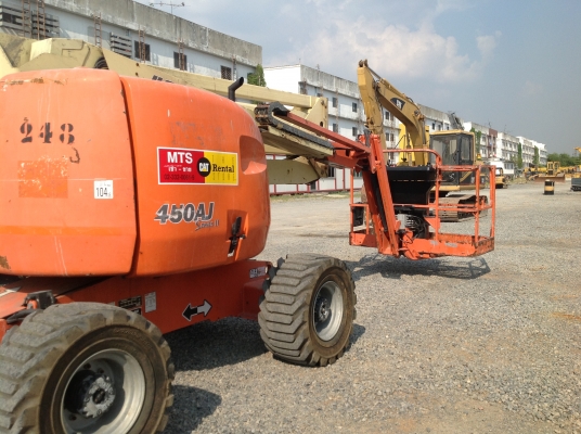 ขายรถกระเช้ามือสอง JLG สภาพดีเก่านอก รุ่น 450AJ ขายรถกระเช้ามือสอง JLG สภาพดีเก่านอก รุ่น 450AJ