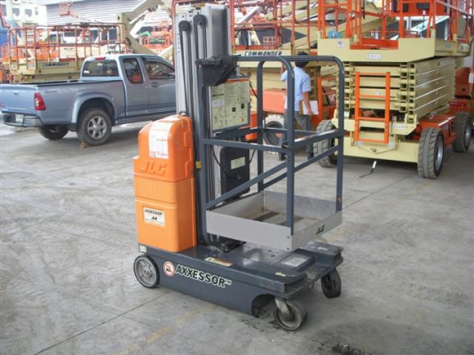 ขายรถกระเช้าส่วนบุคคล Personnel Lift (มือสอง) ยี่ห้อ JLG รุ่น 20DVL (สูง 5.90 M.)  ใช้งานง่ายและสะดวก น้ำหนักเบา