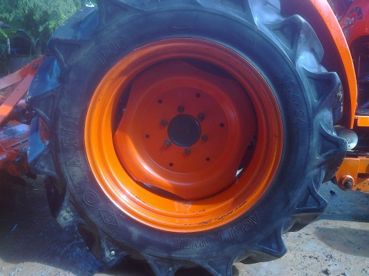 ขายรถแทรกเตอร์ KUBOTA L3608  Synchro  Shutle