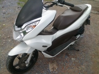 PCX สวยสวยสวยเดิมเดิมเดิม วิ่งหมื่นกว่าโล พร้อมใช้งาน เล่มพร้อมเอกสารครบ