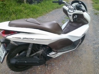 PCX สวยสวยสวยเดิมเดิมเดิม วิ่งหมื่นกว่าโล พร้อมใช้งาน เล่มพร้อมเอกสารครบ