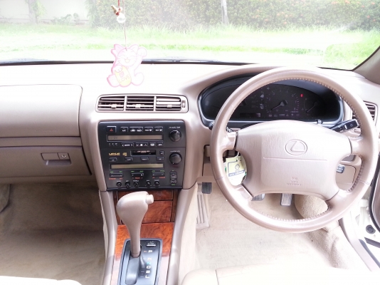 ขายด่วน ES300 รถสวยหาอยู่ไม่ผิดหวังครับ ติด lpg ประหยัดมากๆภายในสะอาด ต่อลองราคาได้