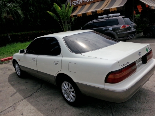 ขายด่วน ES300 รถสวยหาอยู่ไม่ผิดหวังครับ ติด lpg ประหยัดมากๆภายในสะอาด ต่อลองราคาได้