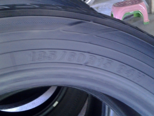 ยาง yogo 185/60/15 สภาพป้ายแดง ยาง yogo 185/60/15 สภาพป้ายแดง