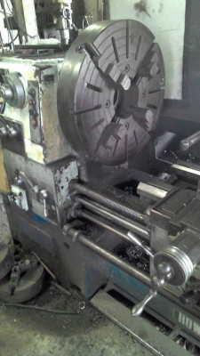 เครื่องกลึงญี่ปุ่น6ฟุต4เพลามีเบรคเหวี่ยงได้900มมยี่ห้อHOWAติดต่อ0892224259