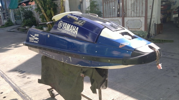 ขายเรือยืนyamaha superjet(sn)701ccคาร์บูคู่ bigreed ท่อprotecคอใหญ่ตรงรุ่นคาบูคู่ เครื่องดำจากเรือจมูก เครื่องสมบูรณ์กดเป็นติด  แฮนด์อลูมิเนียม umi วอเทอร์บ็อกจมูกแท้ ท่อออกหลังจมูกแท้(2.5นิ้ว)
