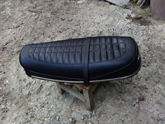 เบาะพื้นเหล็กงานเก่า honda CB100