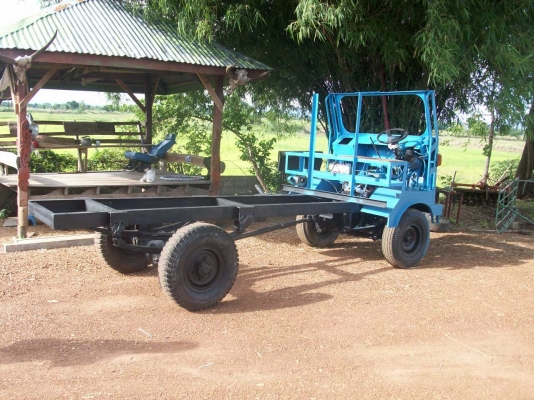 อีแต็น เครื่องเกีย  85  แรง  ของ 6 ล้อประหยัดกว่าต่อใหม่ครับ ช่วงล่างใหญ่  เอาไว้ต่อดั้มใด้เลยครับ