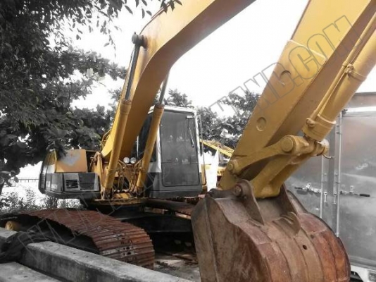 รถแบคโฮKOMATSU PC200