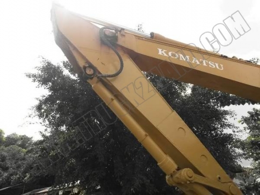 รถแบคโฮKOMATSU PC200