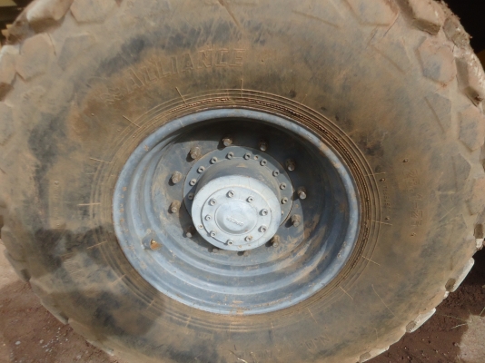 ขายรถบดVIBROMAX-2000มีเล่มทะเบียน2เพลาใช้งานดี