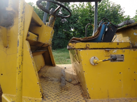 ขายรถบดVIBROMAX-2000มีเล่มทะเบียน2เพลาใช้งานดี