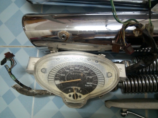 ท่อไอเสีย wave125 ราคา 1,000  และอะไหล่อื่นตามรูป