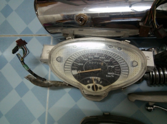 ท่อไอเสีย wave125 ราคา 1,000  และอะไหล่อื่นตามรูป