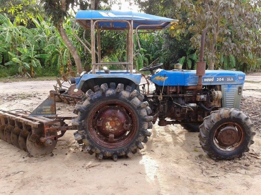 ขายรถไถแชมป์304slxตัวพิเศษ4*4 โฟวินสภาพเกือบร้อยเปอร์เซ็น