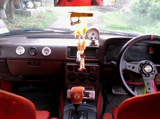 ต้องการขาย TOYOTA หน้าแหลม สีขาว วางเครื่อง 1J ติดแก๊สลงเล่มแล้ว เกียร์ออโต้ พวงมาลัยเพาเวอร์