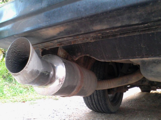 ต้องการขาย TOYOTA หน้าแหลม สีขาว วางเครื่อง 1J ติดแก๊สลงเล่มแล้ว เกียร์ออโต้ พวงมาลัยเพาเวอร์