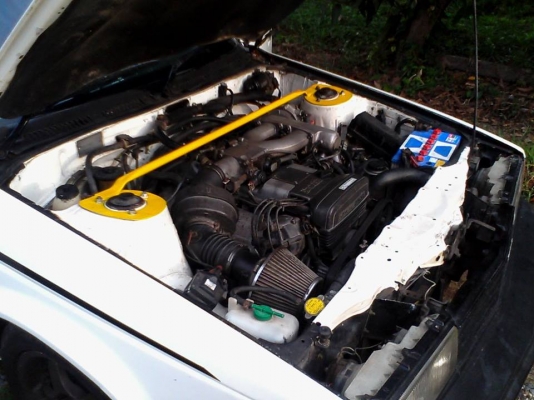 ต้องการขาย TOYOTA หน้าแหลม สีขาว วางเครื่อง 1J ติดแก๊สลงเล่มแล้ว เกียร์ออโต้ พวงมาลัยเพาเวอร์