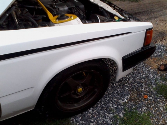 ต้องการขาย TOYOTA หน้าแหลม สีขาว วางเครื่อง 1J ติดแก๊สลงเล่มแล้ว เกียร์ออโต้ พวงมาลัยเพาเวอร์