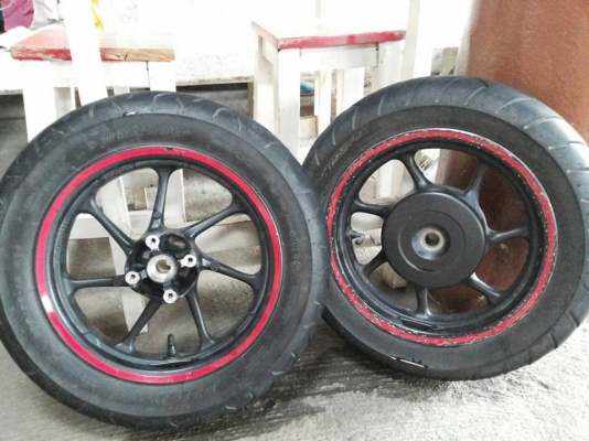 ขายล้อแม็กพร้อมยาง Zoomer-X 2,600 บาทม