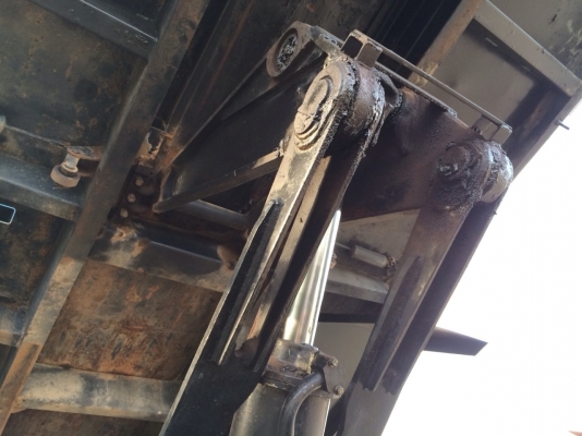 ขายหลงโบสวยๆเดิมๆบางๆดั้มสามมิตร