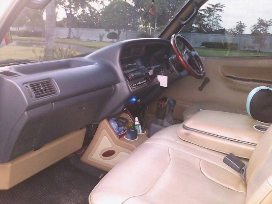 ขายรถตู้หัวจรวดหลังคาสูงปี 2004 สภาพสวยย