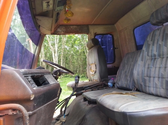 รถมิตซู 10 ล้อ ท้ายลาด 190 แรงม้า. สนใจติดต่อ 081 - 6079515 รถมิตซู 10 ล้อ ท้ายลาด 190 แรงม้า. สนใจติดต่อ 081 - 6079515