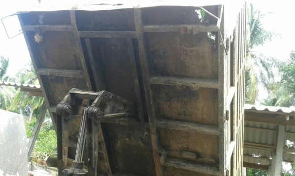 รถอีซูซุ 6 ล้อดั้ม FTR 165 แรงม้า. ปี 36 สนใจติดต่อ 081 - 6079515 รถอีซูซุ 6 ล้อดั้ม FTR 165 แรงม้า. ปี 36 สนใจติดต่อ 081 - 6079515