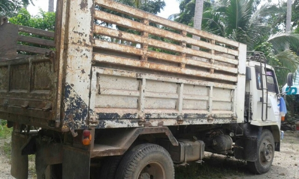 รถอีซูซุ 6 ล้อดั้ม FTR 165 แรงม้า. ปี 36 สนใจติดต่อ 081 - 6079515 รถอีซูซุ 6 ล้อดั้ม FTR 165 แรงม้า. ปี 36 สนใจติดต่อ 081 - 6079515