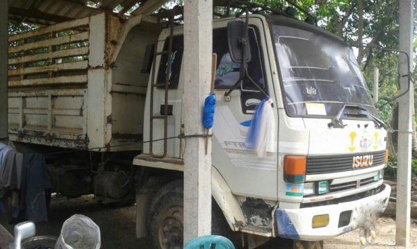 รถอีซูซุ 6 ล้อดั้ม FTR 165 แรงม้า. ปี 36 สนใจติดต่อ 081 - 6079515 รถอีซูซุ 6 ล้อดั้ม FTR 165 แรงม้า. ปี 36 สนใจติดต่อ 081 - 6079515