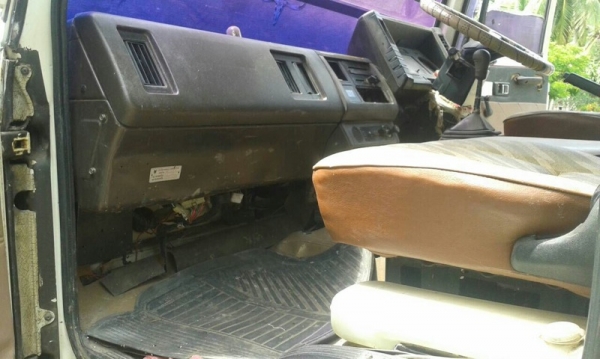 รถอีซูซุ 6 ล้อดั้ม FTR 165 แรงม้า. ปี 36 สนใจติดต่อ 081 - 6079515 รถอีซูซุ 6 ล้อดั้ม FTR 165 แรงม้า. ปี 36 สนใจติดต่อ 081 - 6079515