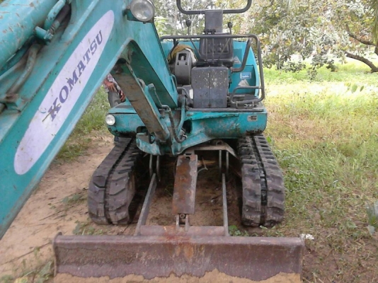 รถแบคโฮ  KOMATSU  PC20  -  7   สนใจติดต่อ 081 - 6079515