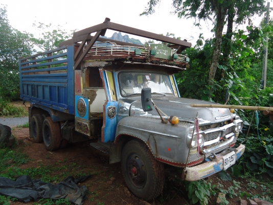 ขายด่วนรถสิบล้อดรั้มหัวยาว2เพลาร็อกกี้210เพลาโบกี้ใหญ่