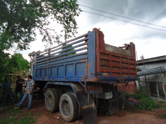 ขายด่วนรถสิบล้อดรั้มหัวยาว2เพลาร็อกกี้210เพลาโบกี้ใหญ่